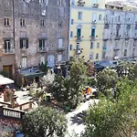 ホテル Piazza Bellini & ナポリ