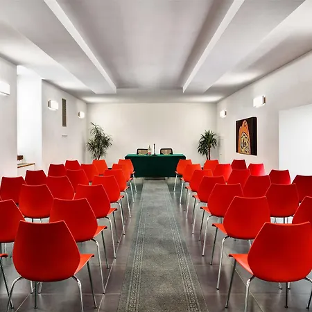 Piazza Bellini & Otel 3*