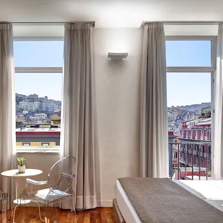 فندق Piazza Bellini & 3*