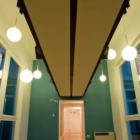 Piazza Bellini & Hotel Napoli