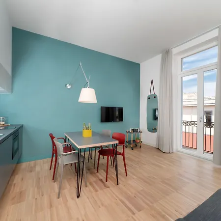 Ξενοδοχείο Piazza Bellini & 3*