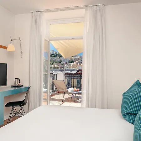 Hotel Piazza Bellini & 3*