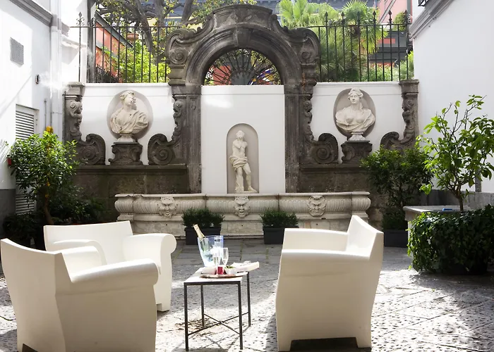 Piazza Bellini&apartments Hotel