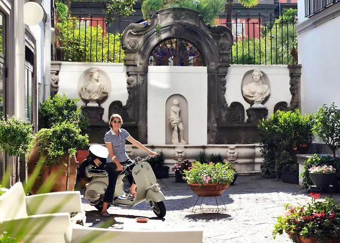 Piazza Bellini&apartments Hotel