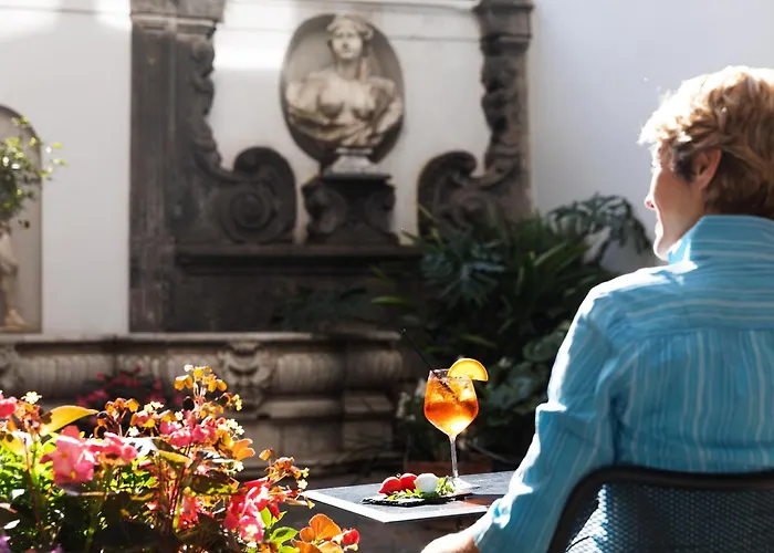 Piazza Bellini&apartments Hotel 3*