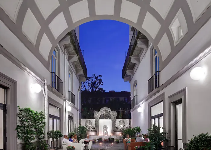 Hotel Piazza Bellini&apartments 3*