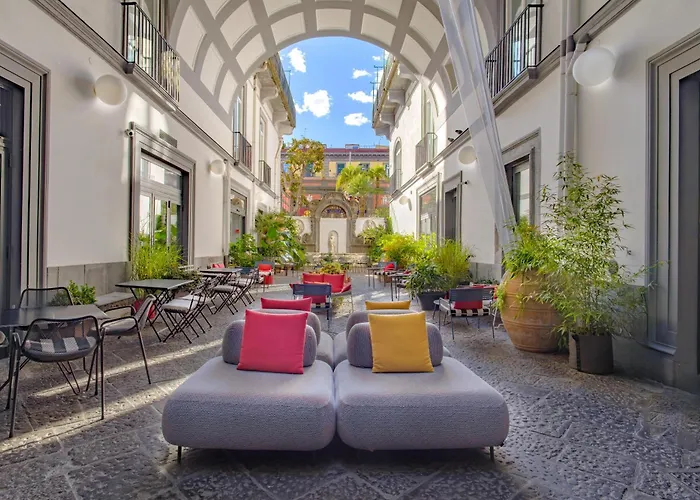 Piazza Bellini&apartments