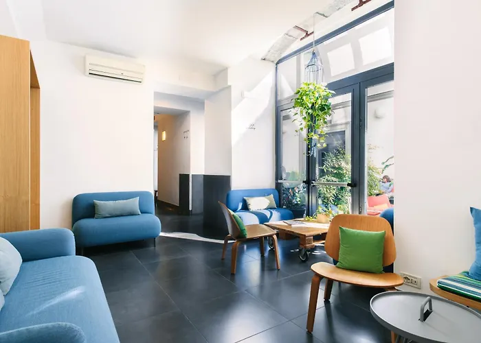 Piazza Bellini&apartments 3*