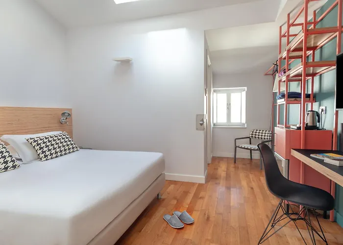 Piazza Bellini&apartments Hotel 3*