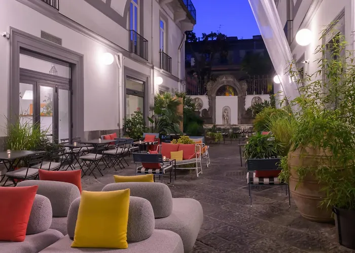 Piazza Bellini&apartments Napoli