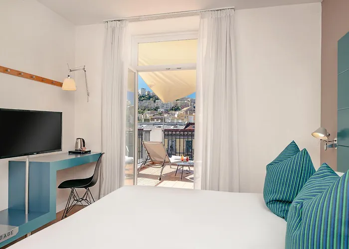 Hotel Piazza Bellini&apartments 3*