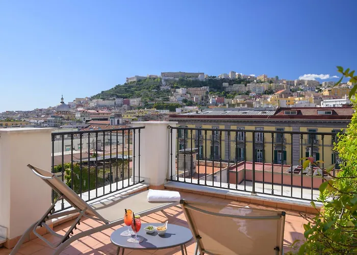 Piazza Bellini&apartments Hotel 3*