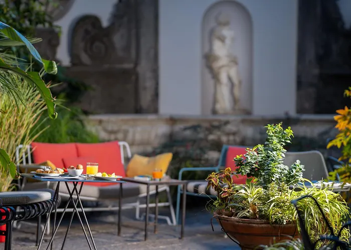 Piazza Bellini&apartments Hotel