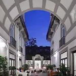 Hotel Piazza Bellini & 3*