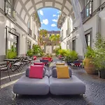 Piazza Bellini &