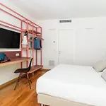 מלון Piazza Bellini & 3*